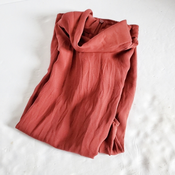 🎉HP🎉 THEORY Classic Slit Collar Rust Silk Top M - Picture 8 of 8